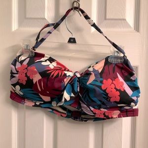 Two piece bikini with bandeau top. Removable strap included